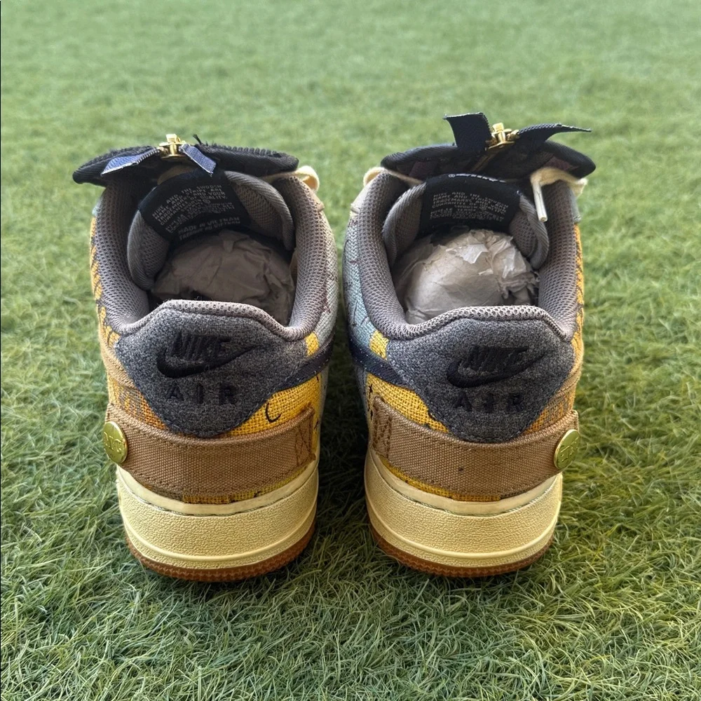 Nike Air Force 1 Low / Cactus Jack - Picture 4 of 9